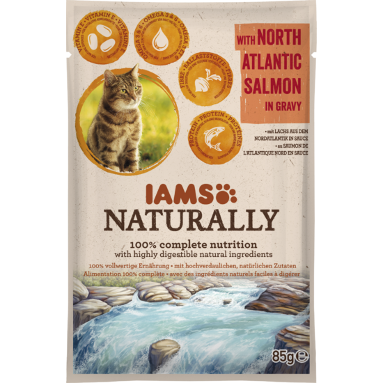IAMS Naturally nedves táp felnőtt macskáknak észak-atlanti lazaccal szaftban 85g
