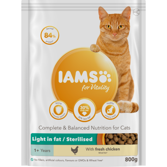 IAMS for Vitality zsírszegény macskatáp elhízásra hajlamos macskáknak friss csirkével 800g