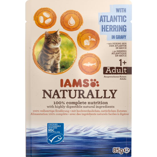 IAMS Naturally nedves táp felnőtt macskáknak észak-atlanti heringgel szaftban 85g